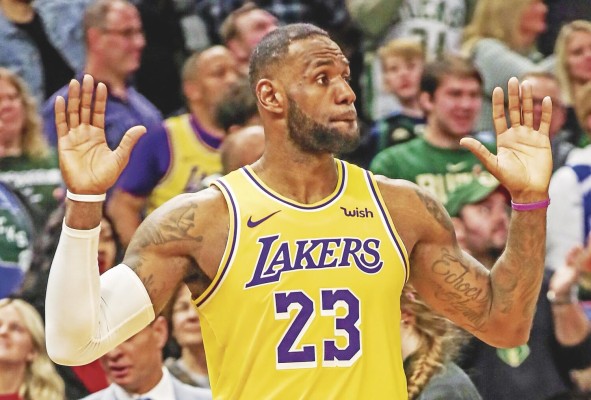 Los Lakers acabaron el partido con 20 tapones, uno menos de la mejor marca de la franquicia. Los Lakers acabaron el partido con 20 tapones, uno menos de la mejor marca de la franquicia.