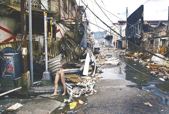 Unos 26 mil soldados estadounidenses invadieron Panamá, el 20 de diciembre de 1989. Unos 26 mil soldados estadounidenses invadieron Panamá, el 20 de diciembre de 1989.
