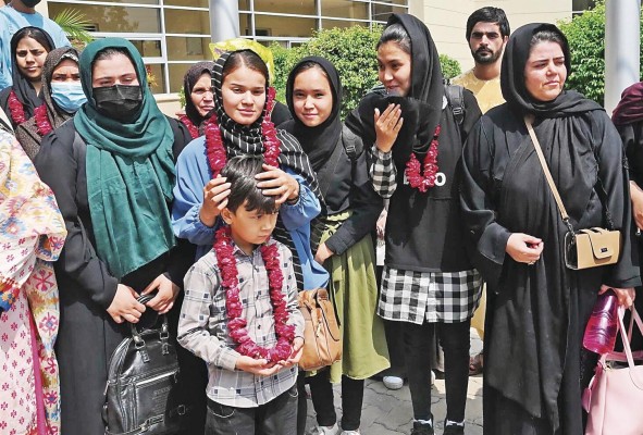 La llegada al poder de los talibanes el pasado 15 de agosto ha disparado las alarmas entre mujeres afganas. La llegada al poder de los talibanes el pasado 15 de agosto ha disparado las alarmas entre mujeres afganas.