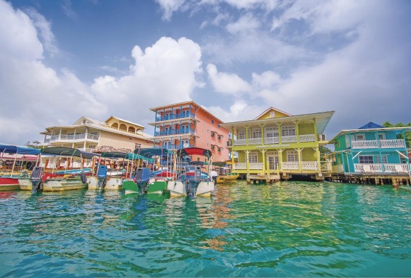 En hoteles de destinos como: Azuero, Bocas del Toro, Boquete y Tierras Altas se espera una ocupación cercana al 90% en su mayoría de turistas nacionales. En hoteles de destinos como: Azuero, Bocas del Toro, Boquete y Tierras Altas se espera una ocupación cercana al 90% en su mayoría de turistas nacionales.