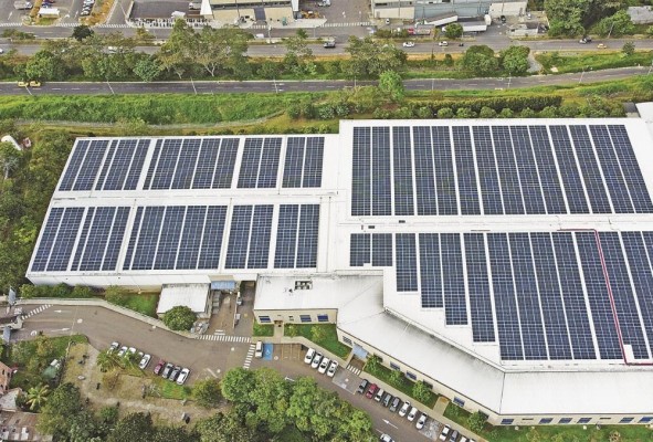 Erco brinda tecnología y acompaña a los hogares y empresas panameñas en esta transformación. Erco brinda tecnología y acompaña a los hogares y empresas panameñas en esta transformación.