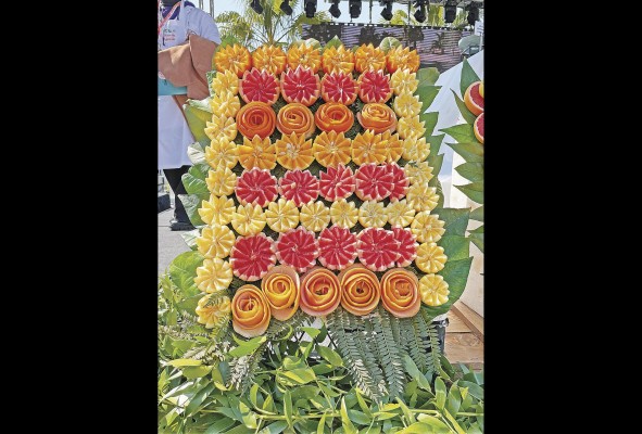 Adana y su carnaval de la naranja Adana y su carnaval de la naranja
