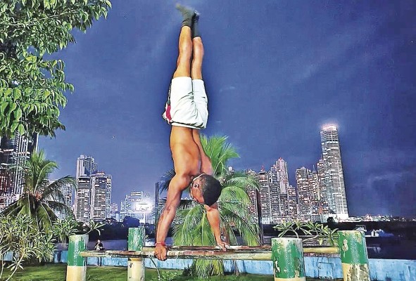 Para representar a Panamá en España, Tuala tuvo que vencer a deportistas de varios países. Para representar a Panamá en España, Tuala tuvo que vencer a deportistas de varios países.