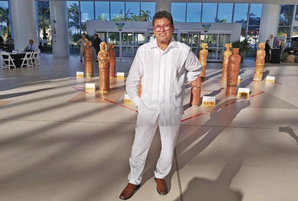 El artista y músico panameño Aristides Ureña El artista y músico panameño Aristides Ureña