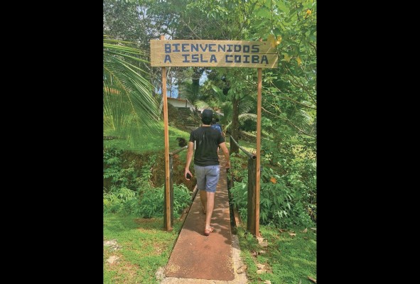 El Parque Nacional Coiba también es un sitio ideal para el ecoturismo. El Parque Nacional Coiba también es un sitio ideal para el ecoturismo.