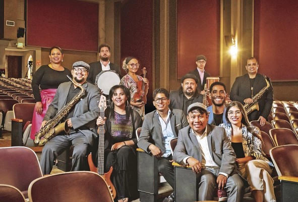 El Festival contará con más de 200 artistas nacionales, 80 internacionales y 150 actividades. El Festival contará con más de 200 artistas nacionales, 80 internacionales y 150 actividades.