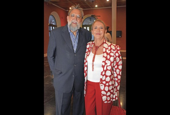 Stephan Proaño y Alicia Viteri. Stephan Proaño y Alicia Viteri.