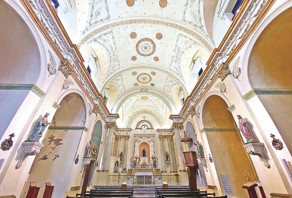 El techo abovedado del oratorio de San Felipe, con estrellas y detalles religiosos, es único en la arquitectura religiosa colonial del istmo. El techo abovedado del oratorio de San Felipe, con estrellas y detalles religiosos, es único en la arquitectura religiosa colonial del istmo.