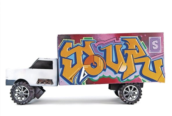 'Grafiti truck'. Diversas exhibiciones se han llevado a cabo en galería Grid, en pro de la sostenibilidad artística. 'Grafiti truck'. Diversas exhibiciones se han llevado a cabo en galería Grid, en pro de la sostenibilidad artística.