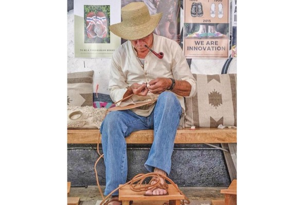 Víctor Julio Espino, artesano de cutarras de Santé. Víctor Julio Espino, artesano de cutarras de Santé.