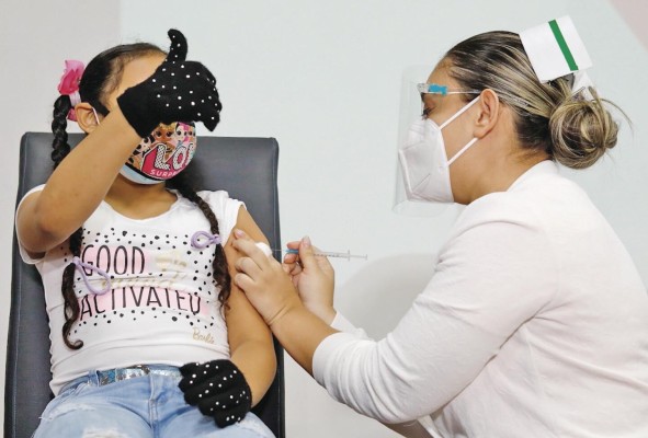 Según los expertos, la mejor decisión es llevar a los niños a vacunarse sobre todo ahora que viene la temporada escolar. Según los expertos, la mejor decisión es llevar a los niños a vacunarse sobre todo ahora que viene la temporada escolar.