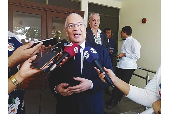El procurador Rigoberto González pide que se regule a las juntas directivas y las dietas de los directivos. El procurador Rigoberto González pide que se regule a las juntas directivas y las dietas de los directivos.
