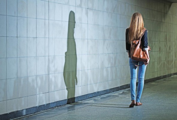 Las mujeres tienen derecho a caminar seguras Las mujeres tienen derecho a caminar seguras