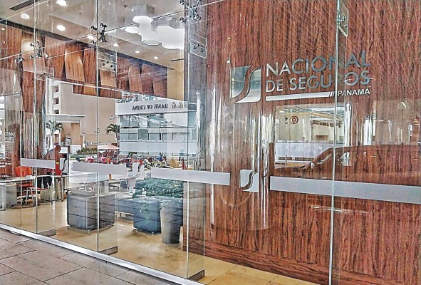 La Superintendencia de Seguros y Reaseguros ordenó la toma de control administrativo de la compañía Nacional de Seguros de Panamá y Centroamérica. La Superintendencia de Seguros y Reaseguros ordenó la toma de control administrativo de la compañía Nacional de Seguros de Panamá y Centroamérica.