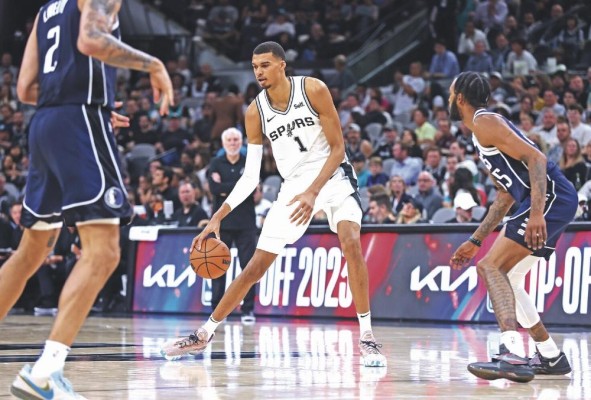 El equipo en el que milita la estrella francesa Víctor Wembanyama no termina de arrancar los motores en la NBA. El equipo en el que milita la estrella francesa Víctor Wembanyama no termina de arrancar los motores en la NBA.