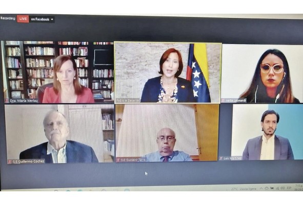 Expertos analizaron la actual crisis en Venezuela y las posibles soluciones. Expertos analizaron la actual crisis en Venezuela y las posibles soluciones.