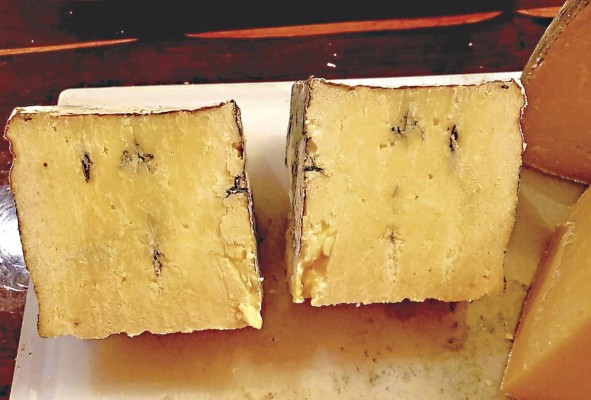 Queso montasio Queso montasio