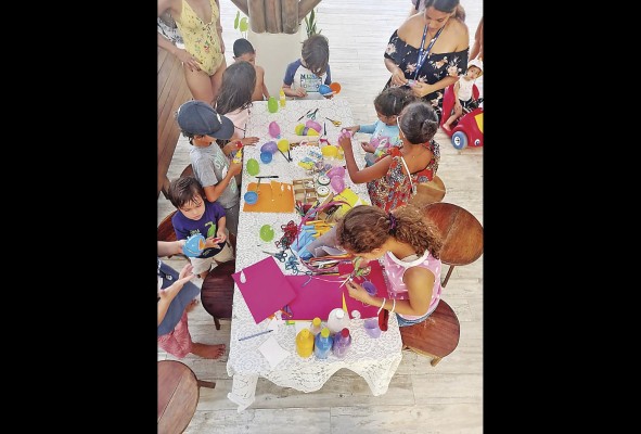 Las artes plásticas ayudan a los niños a relajar la mente y controlar el miedo Las artes plásticas ayudan a los niños a relajar la mente y controlar el miedo