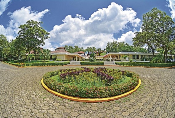 Fachada del Incae en Nicaragua Fachada del Incae en Nicaragua