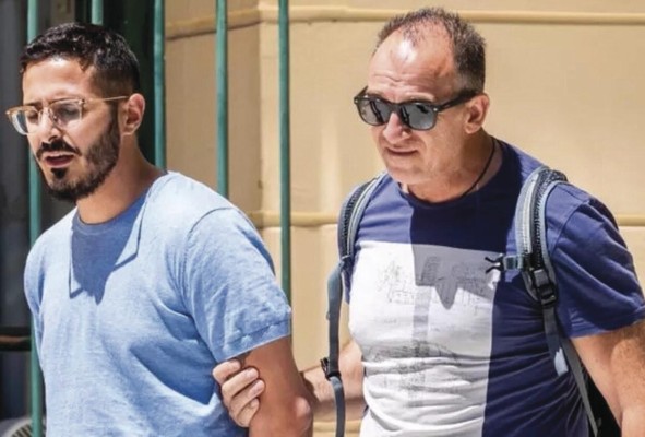 Simon Leviev fue condenado a 15 meses de prisión en Israel, de los cuales solo cumplió cinco. Simon Leviev fue condenado a 15 meses de prisión en Israel, de los cuales solo cumplió cinco.