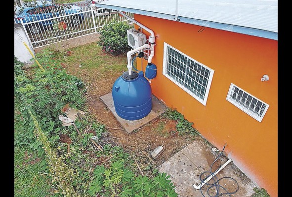 Pese a ser un país en donde se registran lluvias la mayor parte del año, hay zonas que dependiendo de su ubicación presentan problemas en su red de acceso a agua potable. Pese a ser un país en donde se registran lluvias la mayor parte del año, hay zonas que dependiendo de su ubicación presentan problemas en su red de acceso a agua potable.