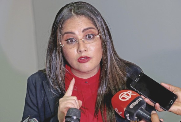Para el analista político Edwin Cabrera, la diputada Rodríguez la votación contra Rodriguez es un mensaje que la diputada tendrá que analizar. Para el analista político Edwin Cabrera, la diputada Rodríguez la votación contra Rodriguez es un mensaje que la diputada tendrá que analizar.