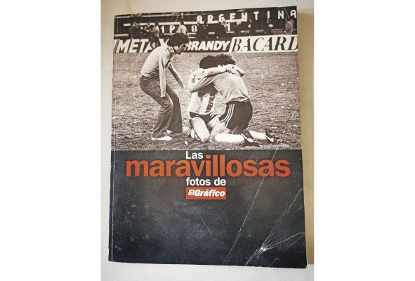 En 1997 en el libro “Las maravillosas fotos de El Gráfico”, la revista argentina publicó un compendio de sus mejores fotos en 78 años. La foto tomada por Alfieri, ilustra la portada. En 1997 en el libro “Las maravillosas fotos de El Gráfico”, la revista argentina publicó un compendio de sus mejores fotos en 78 años. La foto tomada por Alfieri, ilustra la portada.