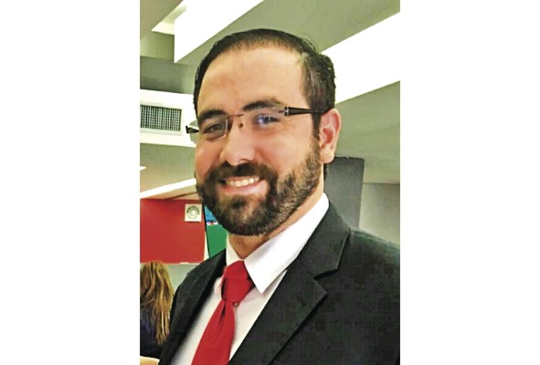 <strong>Diego Morales.Abogado</strong> Fue asesor legal de la Autoridad Nacional del Ambiente, ahora MiAmbiente, y de la Autoridad Nacional para la Innovación Gubernamental. Posee una maestría en derecho de telecomunicaciones y tecnología de la información. <strong>Diego Morales.Abogado</strong> Fue asesor legal de la Autoridad Nacional del Ambiente, ahora MiAmbiente, y de la Autoridad Nacional para la Innovación Gubernamental. Posee una maestría en derecho de telecomunicaciones y tecnología de la información.