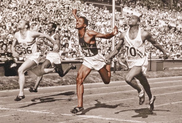 Cada 28 de junio se conmemora el Día del Deportista Panameño, en honor al natalicio del insigne corredor Lloyd Barrington LaBeach. Cada 28 de junio se conmemora el Día del Deportista Panameño, en honor al natalicio del insigne corredor Lloyd Barrington LaBeach.