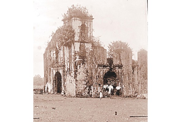 Ruinas de la Catedral Vieja, Portobelo, Panamá. Ruinas de la Catedral Vieja, Portobelo, Panamá.