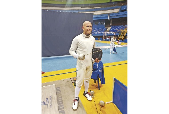 Este año, Dorati se colgó la medalla de oro en la segunda fase del Campeonato Absoluto de Esgrima que tuvo lugar en Madrid, España. Este año, Dorati se colgó la medalla de oro en la segunda fase del Campeonato Absoluto de Esgrima que tuvo lugar en Madrid, España.