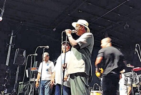 El cantante panameño Luis Argumedes, mejor conocido como Camilo Azuquita, falleció la mañana de este domingo, 25 de diciembre. El cantante panameño Luis Argumedes, mejor conocido como Camilo Azuquita, falleció la mañana de este domingo, 25 de diciembre.