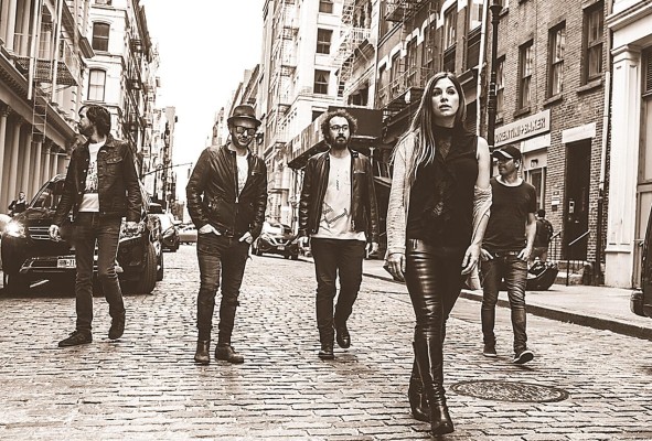 La Oreja de Van Gogh presume más de ocho millones de discos vendidos alrededor del mundo. La Oreja de Van Gogh presume más de ocho millones de discos vendidos alrededor del mundo.