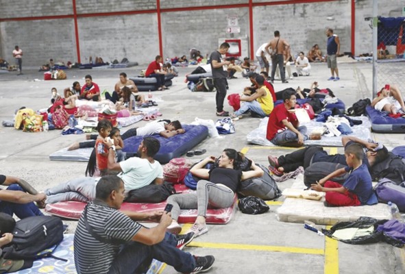 Varios miles de migrantes irregulares, en su mayoría venezolanos, se han quedado varados en Panamá. Varios miles de migrantes irregulares, en su mayoría venezolanos, se han quedado varados en Panamá.