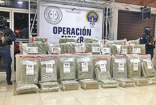 Casi $10 millones, cifra récord, fueron incautados al crimen organizado a principios de diciembre. Casi $10 millones, cifra récord, fueron incautados al crimen organizado a principios de diciembre.