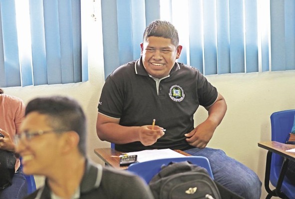 Didier Fernández estudia en la UP. Didier Fernández estudia en la UP.