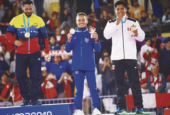 En los Juegos Panamericanos de 2019 celebrados en Lima, Perú, ganó una de las medallas de bronce en el evento de kata masculino. En los Juegos Panamericanos de 2019 celebrados en Lima, Perú, ganó una de las medallas de bronce en el evento de kata masculino.