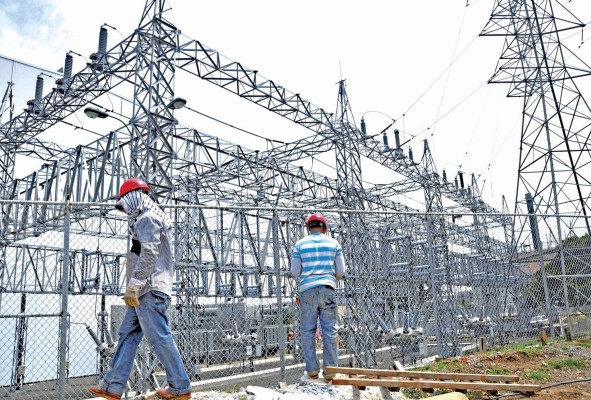 Los clientes que consumen por encima de 750 kW experimentarán el incremento en la tarifa. Los clientes que consumen por encima de 750 kW experimentarán el incremento en la tarifa.
