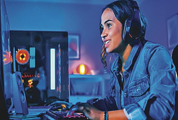 'Gamers' de género femenino son propensas a sufrir abuso verbal durante las partidas del juego. 'Gamers' de género femenino son propensas a sufrir abuso verbal durante las partidas del juego.