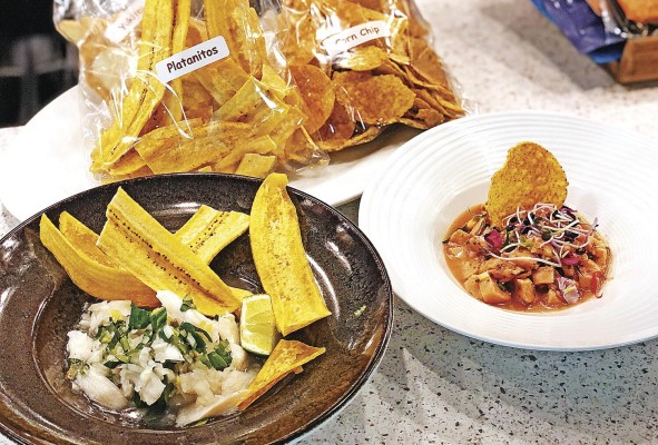 Ceviche panameño y ceviche de salmón Ceviche panameño y ceviche de salmón