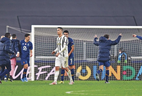 Cristiano Ronaldo y su Juventus cayeron ante el Oporto. Cristiano Ronaldo y su Juventus cayeron ante el Oporto.