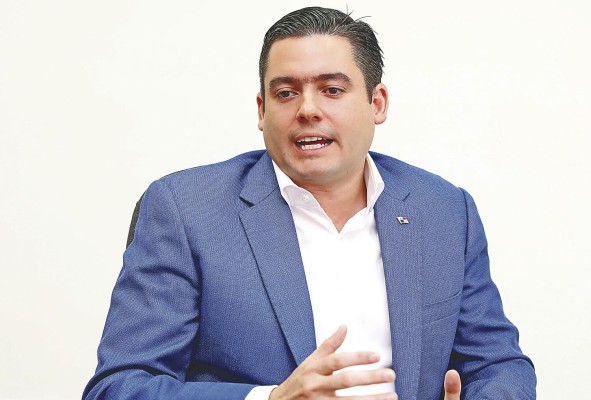 Vacunación clandestina despierta voces del Ejecutivo Vacunación clandestina despierta voces del Ejecutivo