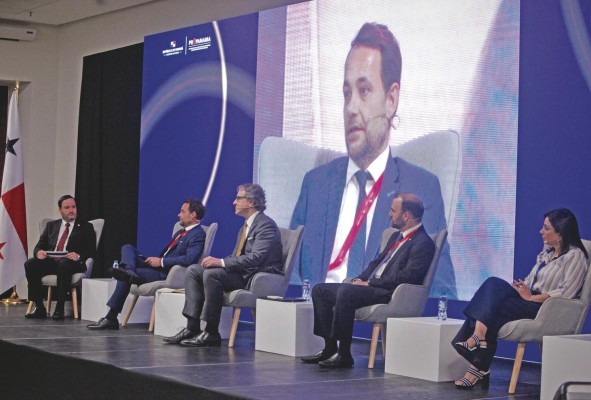 La semana pasada se realizó el I Foro de Inversiones Sostenibles organizado por la Autoridad para la Atracción de Inversiones y Promoción de Exportaciones de Panamá. La semana pasada se realizó el I Foro de Inversiones Sostenibles organizado por la Autoridad para la Atracción de Inversiones y Promoción de Exportaciones de Panamá.
