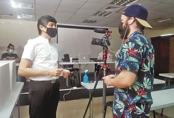 Realización de un video documental sobre la instalación, su concepto y sus participantes. Realización de un video documental sobre la instalación, su concepto y sus participantes.