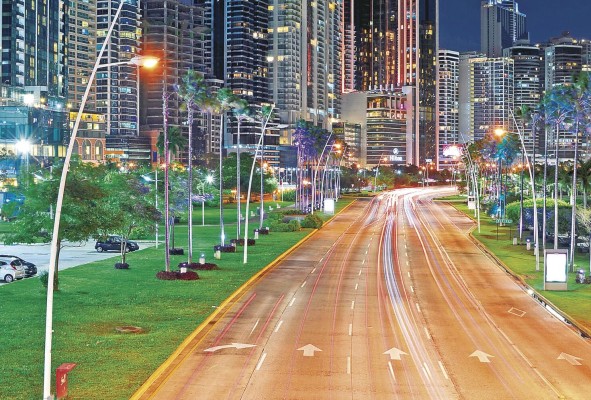Panamá tiene un promedio de alrededor del 94% de cobertura eléctrica. Panamá tiene un promedio de alrededor del 94% de cobertura eléctrica.