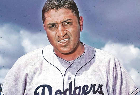 Don Newcombe se despidió del monticulo un 1 de octubre de 1960: lanzando en relevo un tercio de 'inning' con un par de 'outs' en la pizarra. Don Newcombe se despidió del monticulo un 1 de octubre de 1960: lanzando en relevo un tercio de 'inning' con un par de 'outs' en la pizarra.