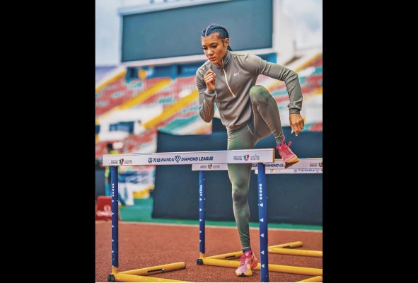 Gianna Woodruf es la quinta en el mundo, en los 400 metros con vallas. Gianna Woodruf es la quinta en el mundo, en los 400 metros con vallas.