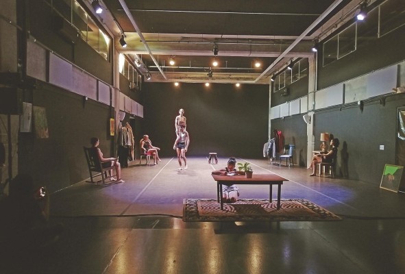 Ensayo abierto de la pieza 'Being Human Being'. Ensayo abierto de la pieza 'Being Human Being'.