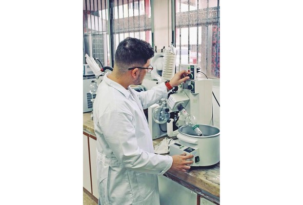Preparación de extractos orgánicos en el laboratorio. Preparación de extractos orgánicos en el laboratorio.