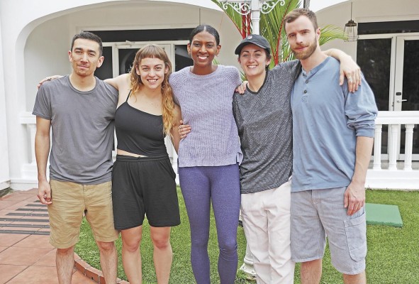 Taylor y su compañía se presentaron por primera vez en Panamá el 8 de abril durante el FAE. Taylor y su compañía se presentaron por primera vez en Panamá el 8 de abril durante el FAE.